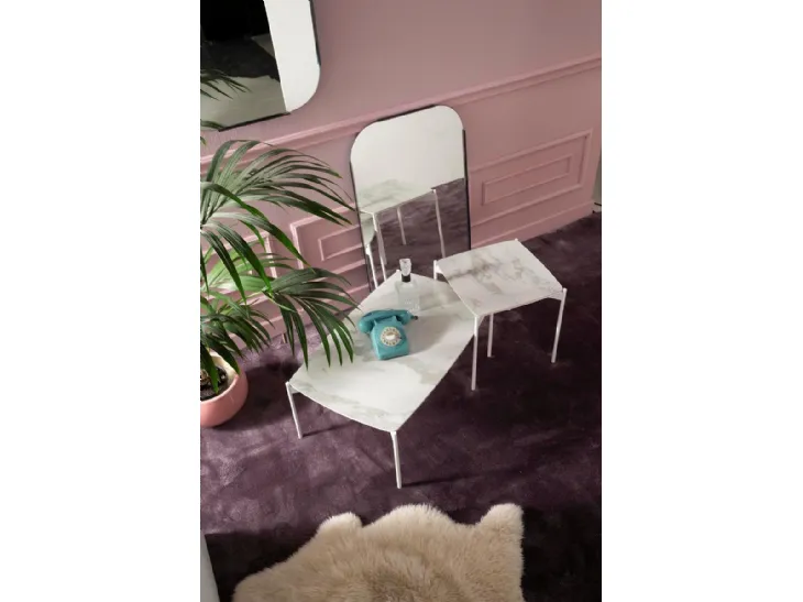 Tavolino Mika con top in ceramica con fondo in MDF e base in metallo verniciato di Stones