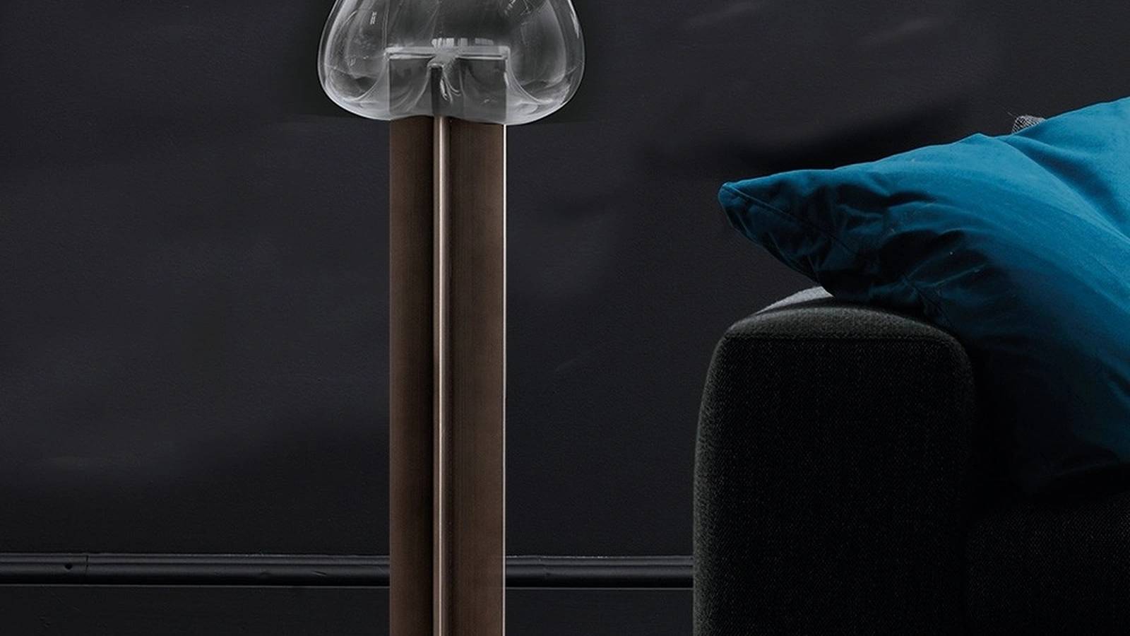 Vaso Mito Cross High di Adriani e Rossi
