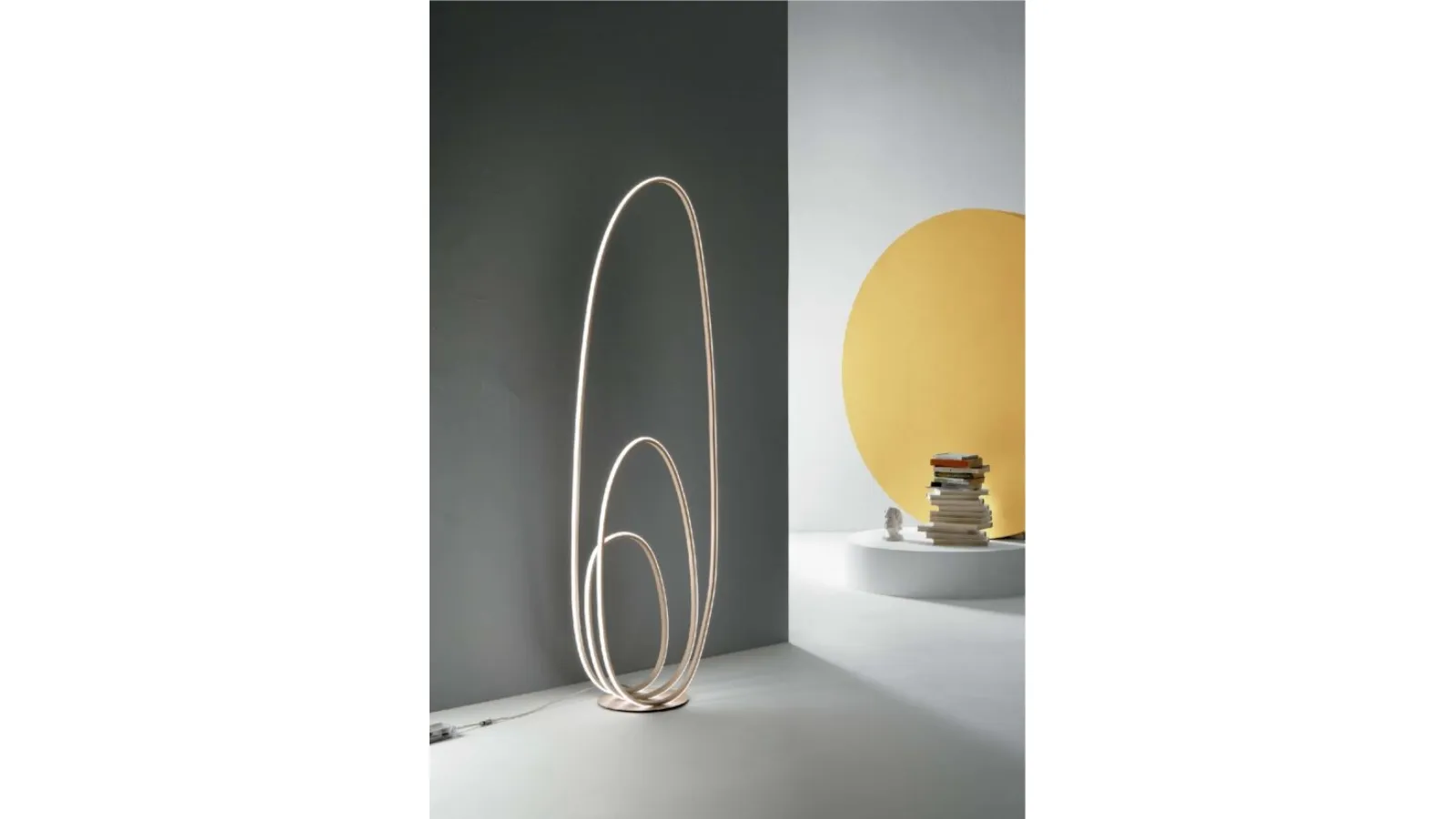 Lampada da terra in metallo Golden di Ondaluce