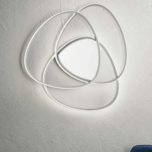 Lampada a parete Rose in metallo di Ondaluce