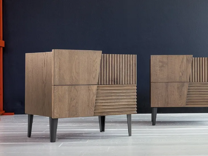 Comodino Design in Rovere massello laccato Verde di Devina Nais