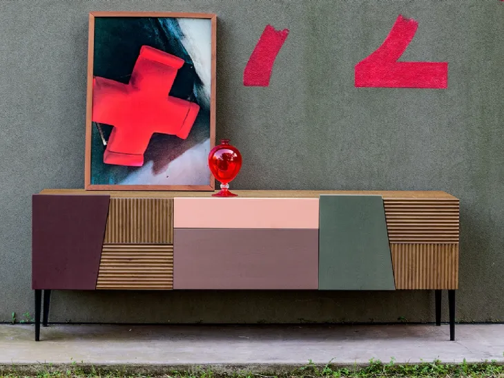 Madia Zero16 Creativa formata da pannelli in legno colorati di Devina Nais