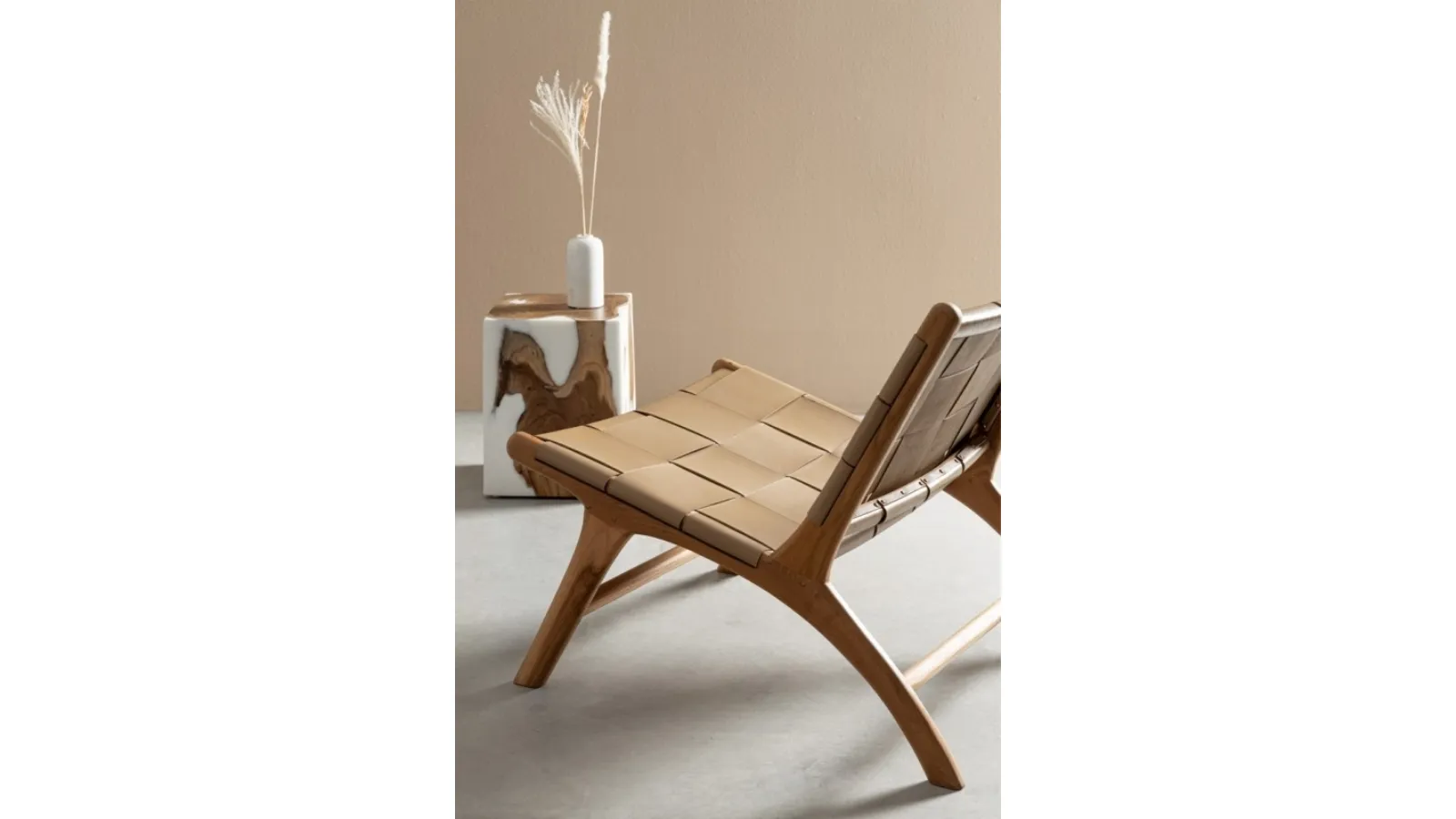 Poltroncina Lounge in pelle e teak Joanna di Bizzotto