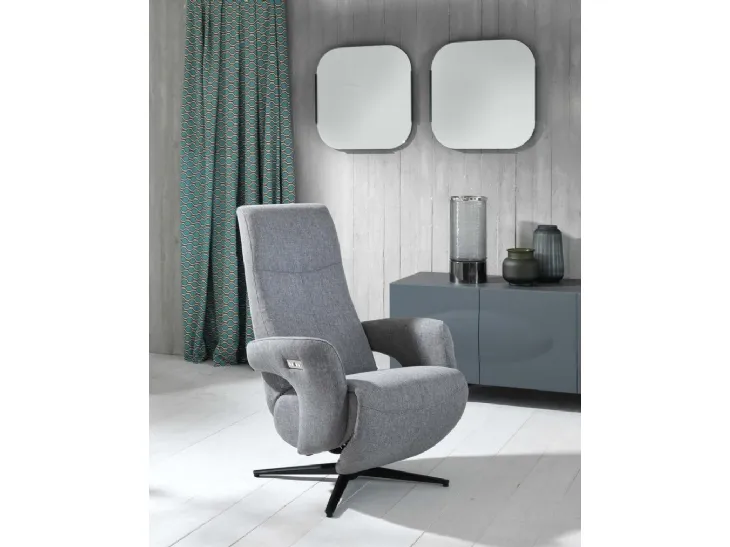 Poltrona relax Z001 in tessuto con base in metallo di Stones