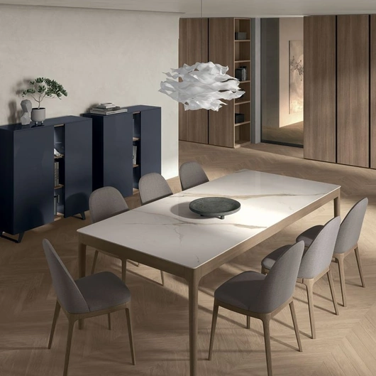 Sedia Dada in tessuto e legno di Tomasella