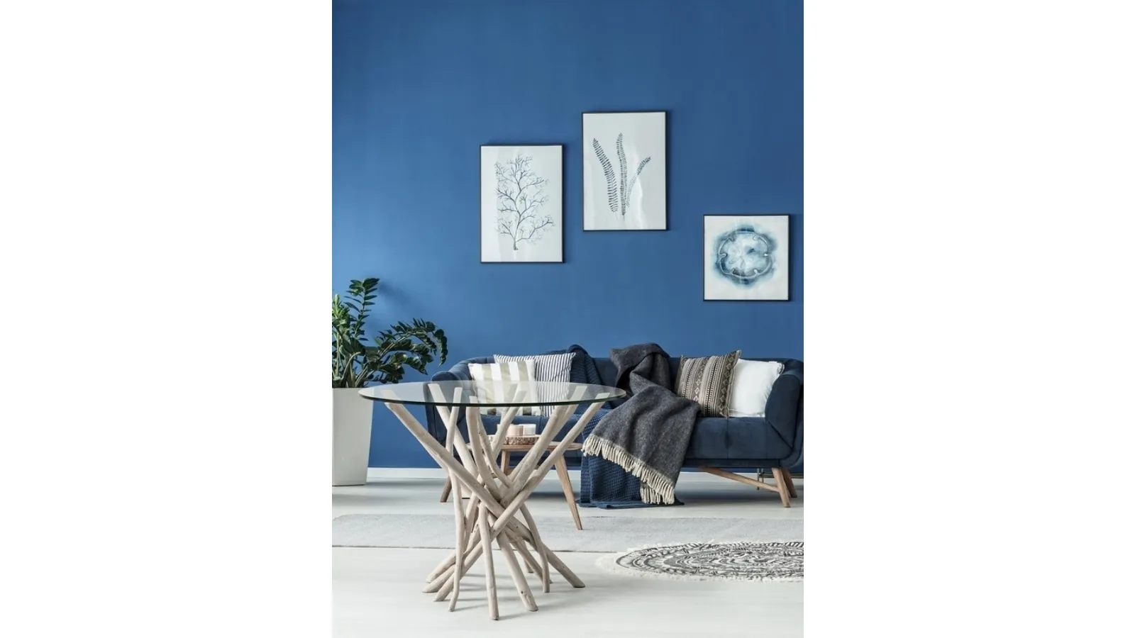 Tavolo in vetro con base in rami di Teak Sahel di Bizzotto