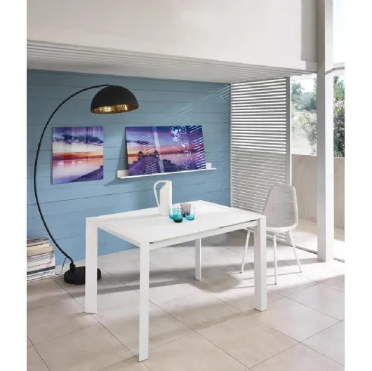 Tavolo allungabile Pixel in vetro temperato acidato bianco con gambe in metallo di Stones