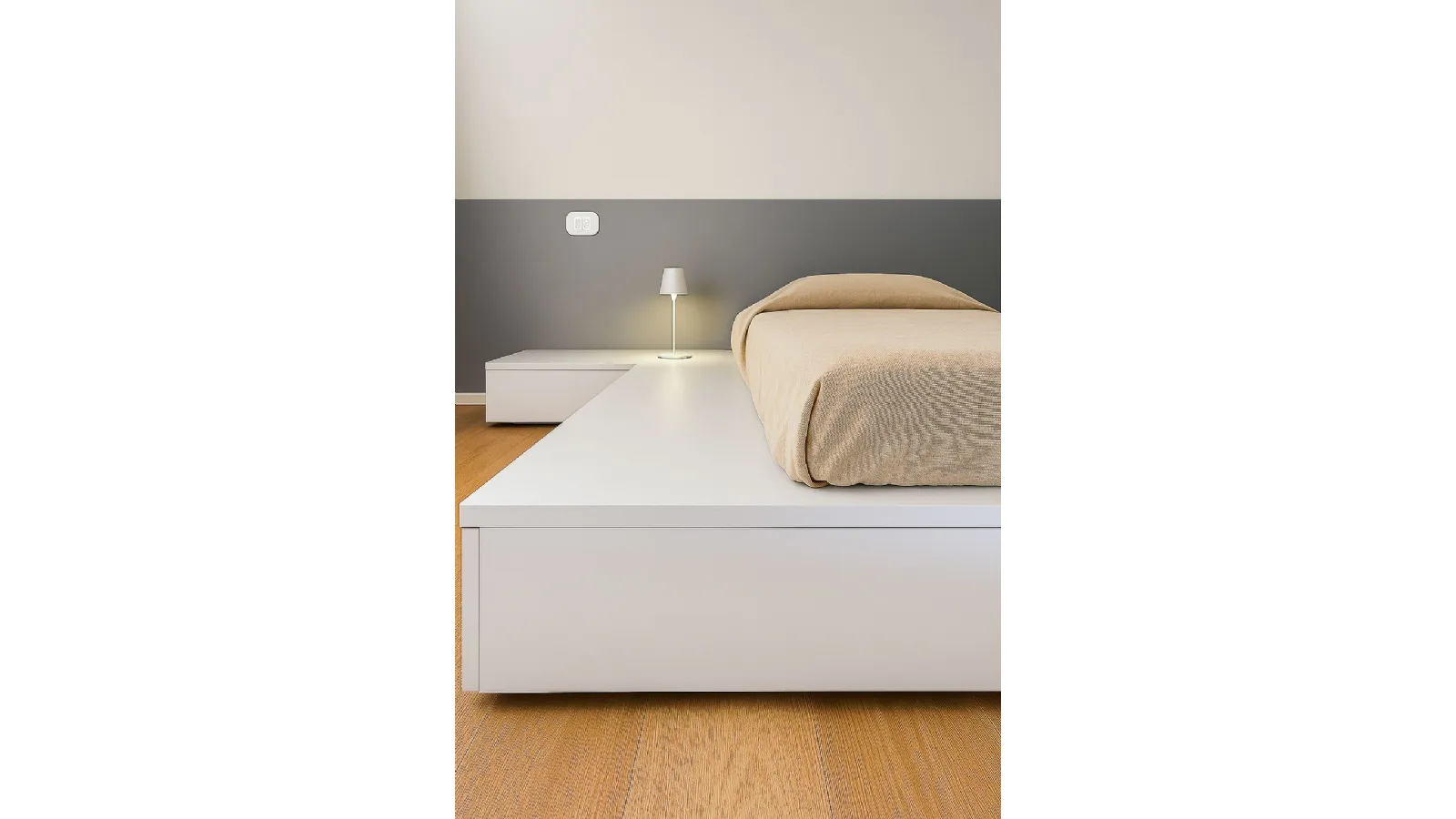 Versatilità e Stile: La Cameretta Evolutiva in Bianco e Azzurro Polvere