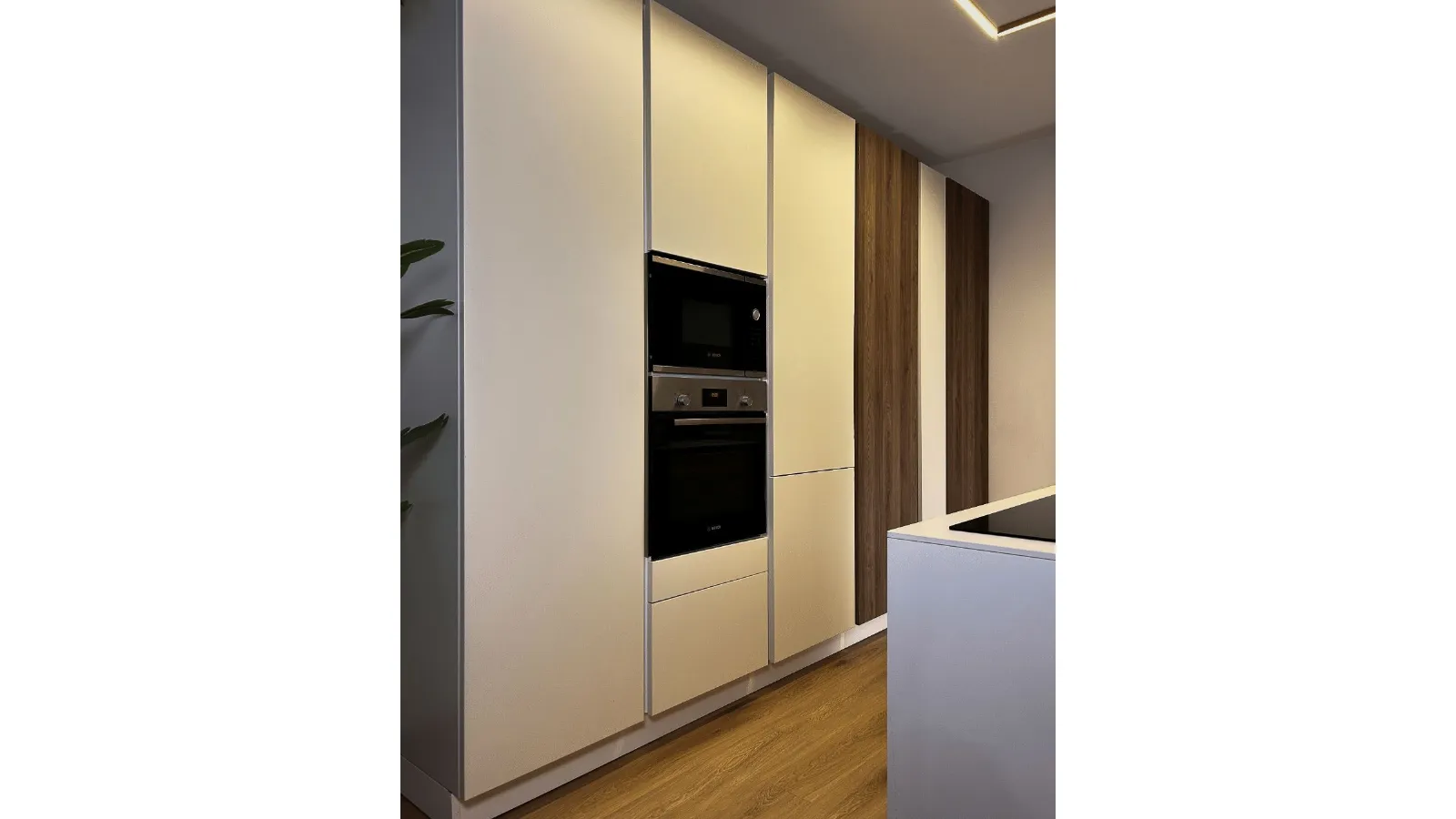 L'Armonia del Bianco e del Legno: Un Open Space d'Autore