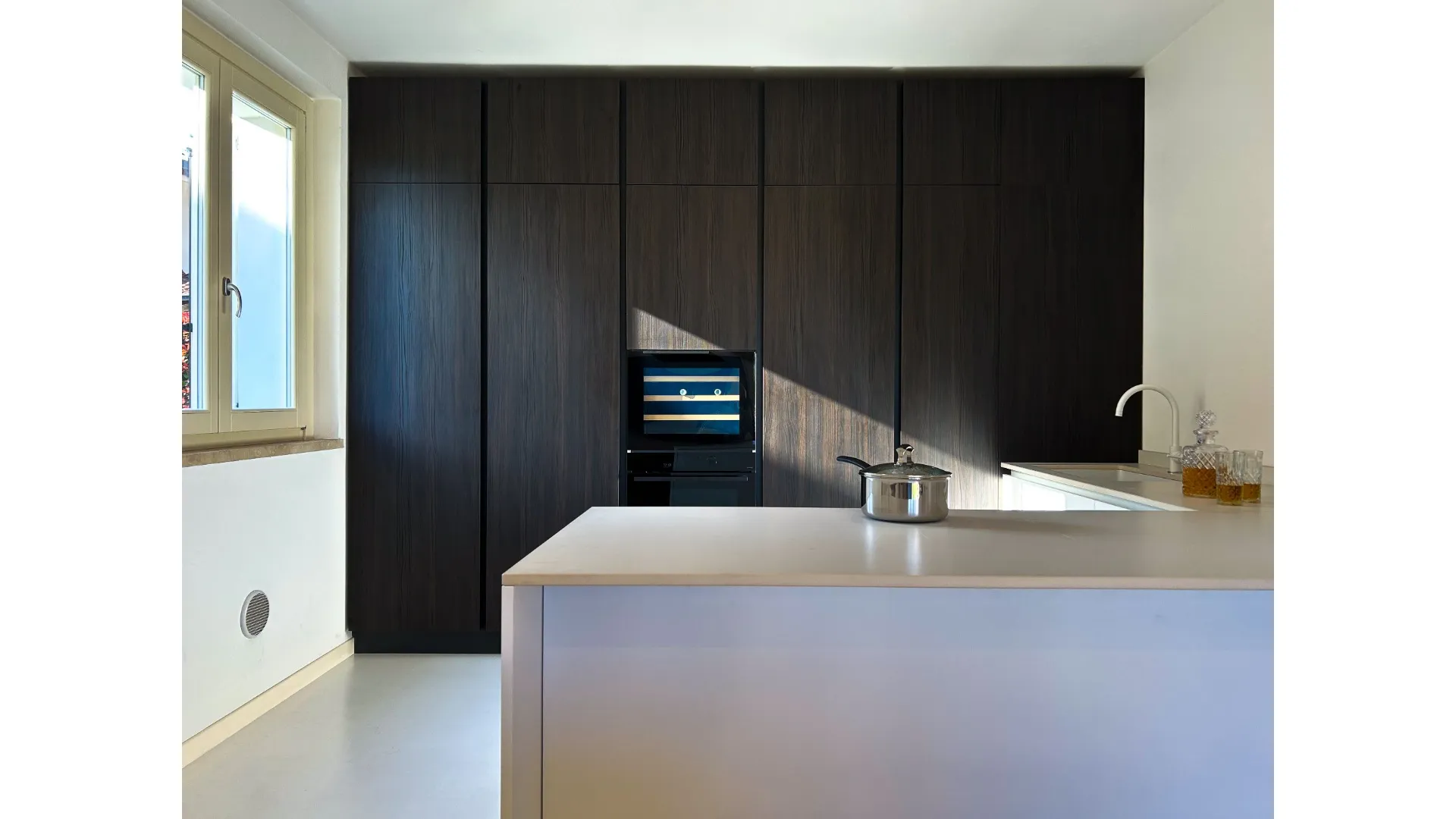 Cucina con penisola — Progetto su misura