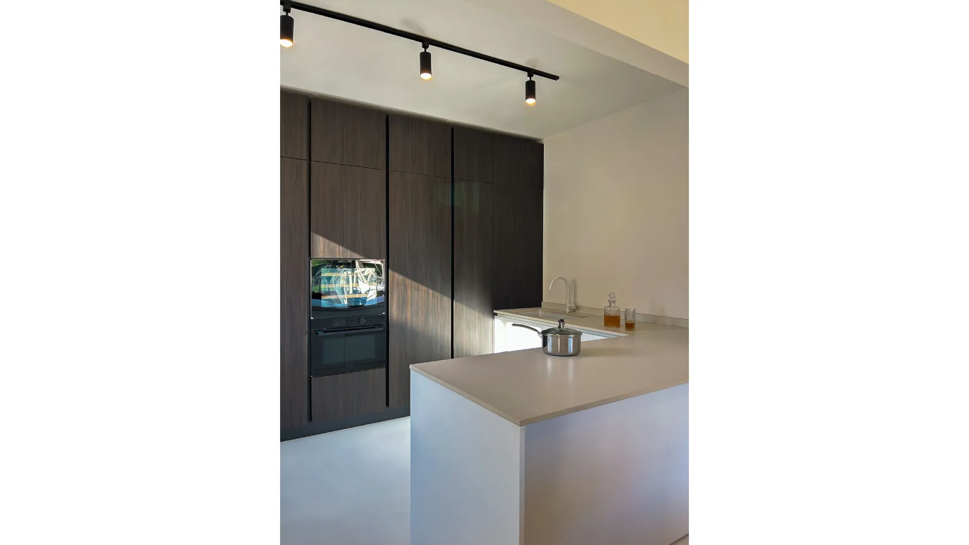 Cucina con penisola — Progetto su misura