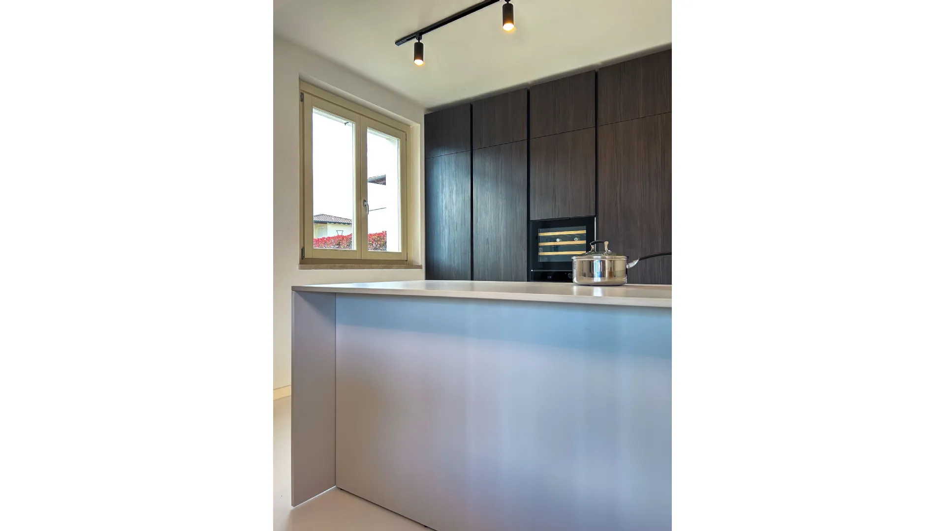 Cucina con penisola — Progetto su misura