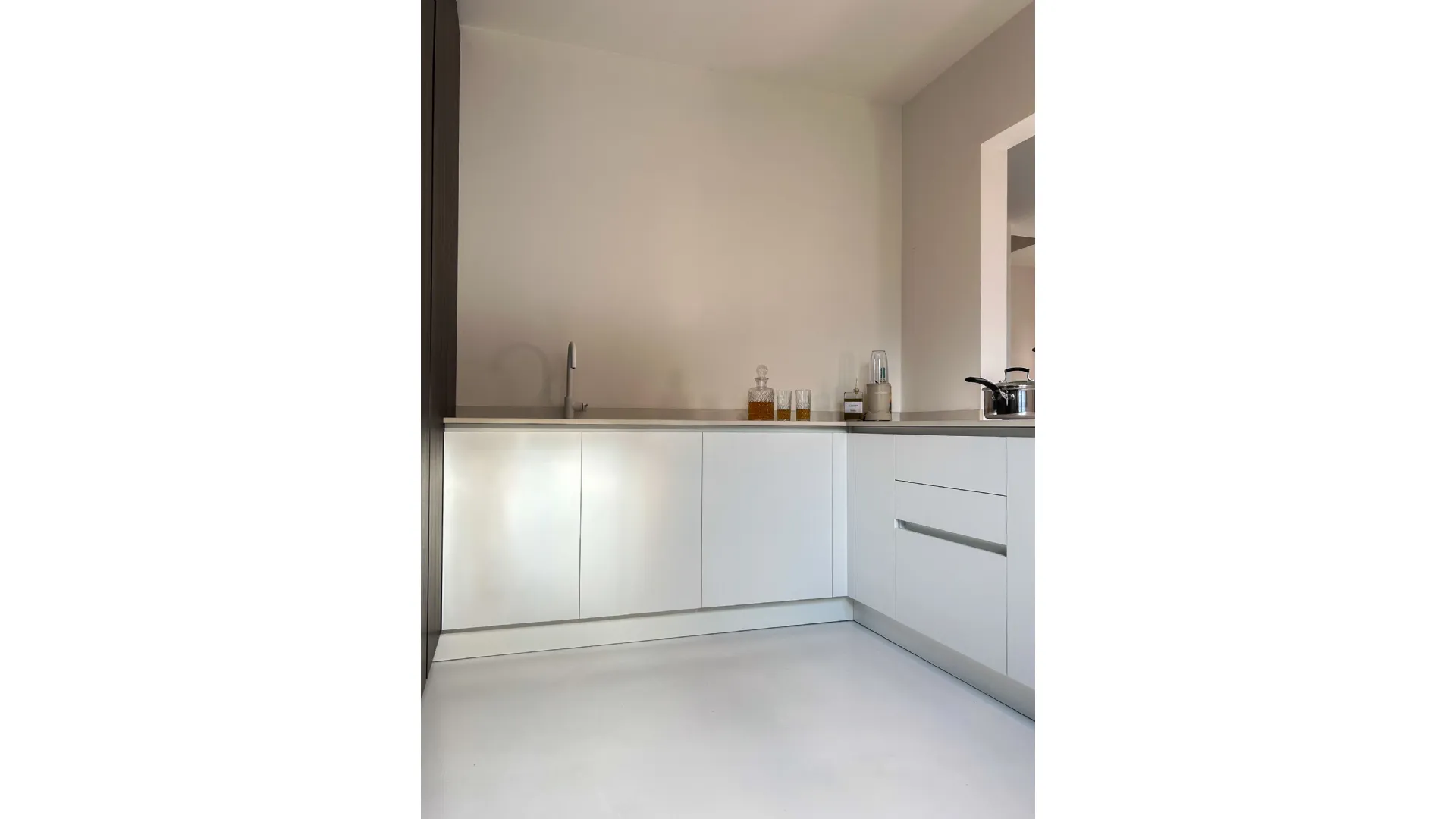 Cucina con penisola — Progetto su misura