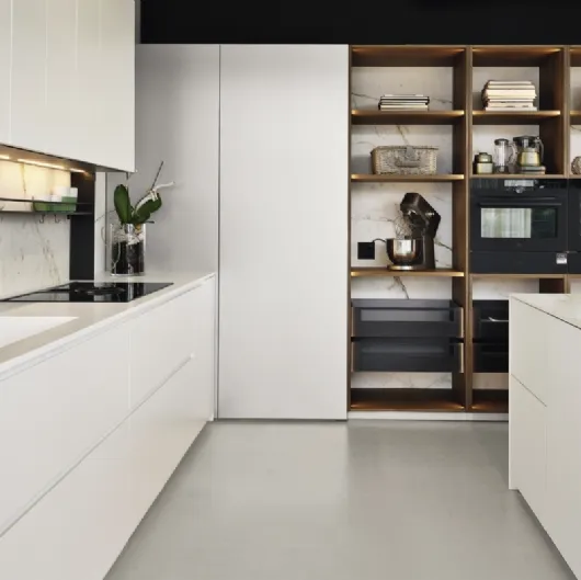 Cucina Design con isola Arena 07 in laccato di Maistri