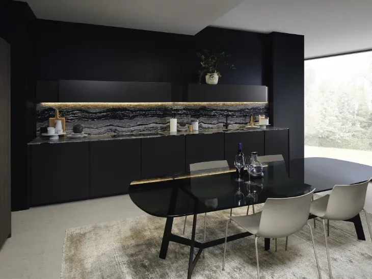 Cucina Design lineare in laccato antracite con top e alzata in marmo Altea 02 di Maistri