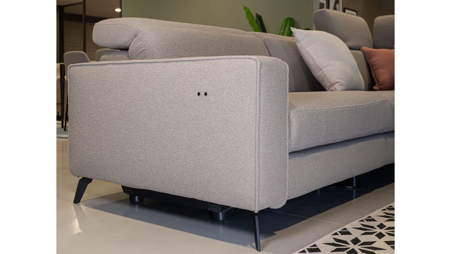 Divano classico con relax elettrico – Comfort e personalizzazione senza compromessi