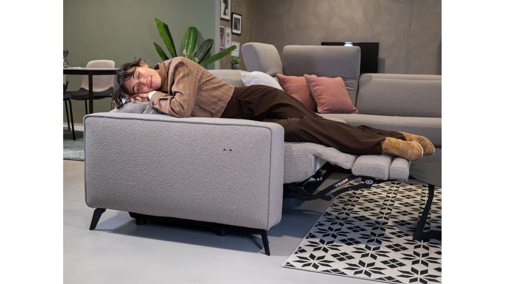 Divano classico con relax elettrico – Comfort e personalizzazione senza compromessi