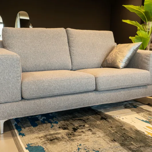 Divano classico personalizzabile – Eleganza e comfort su misura