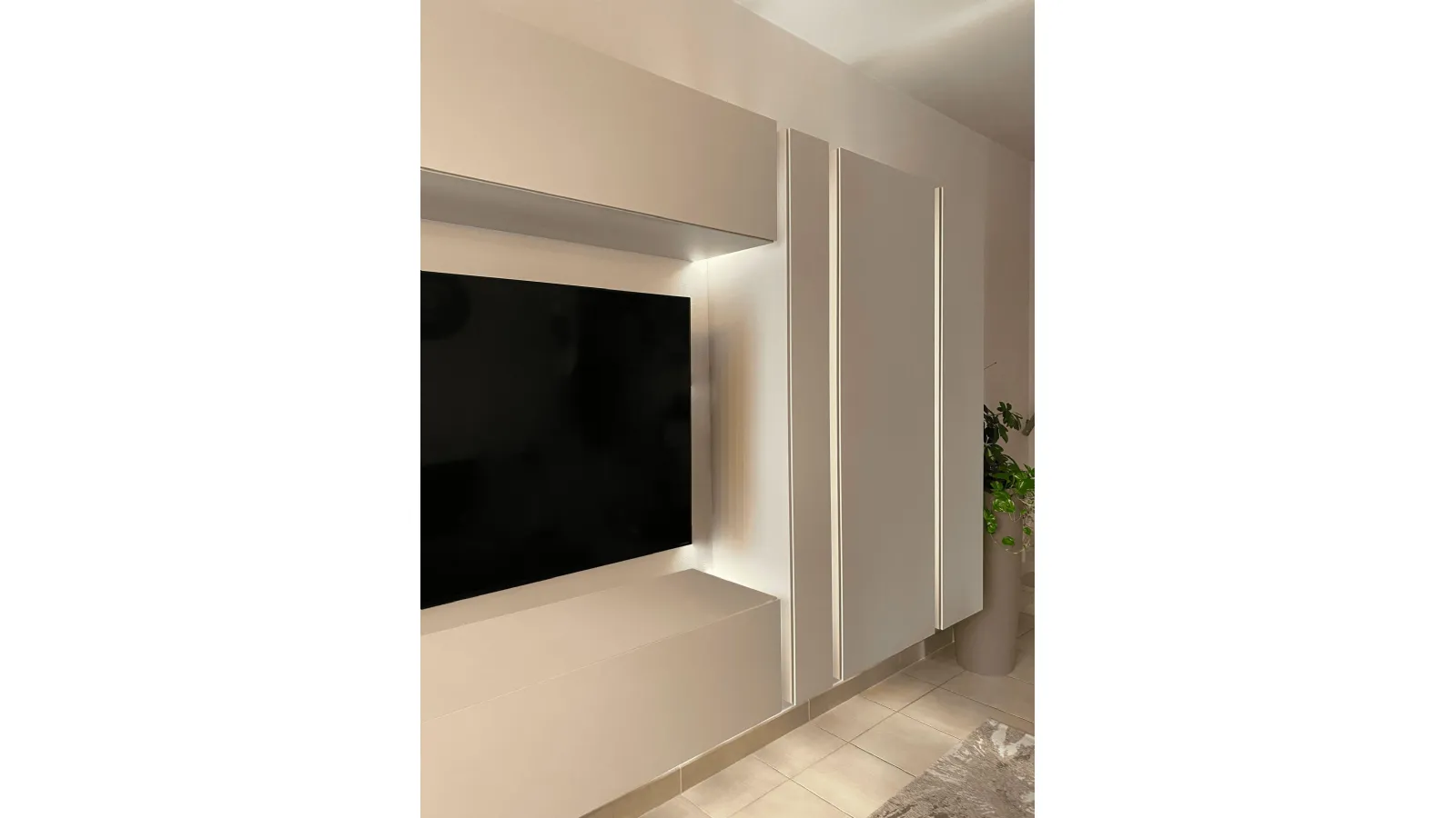 Parete living moderna con illuminazione LED integrata   