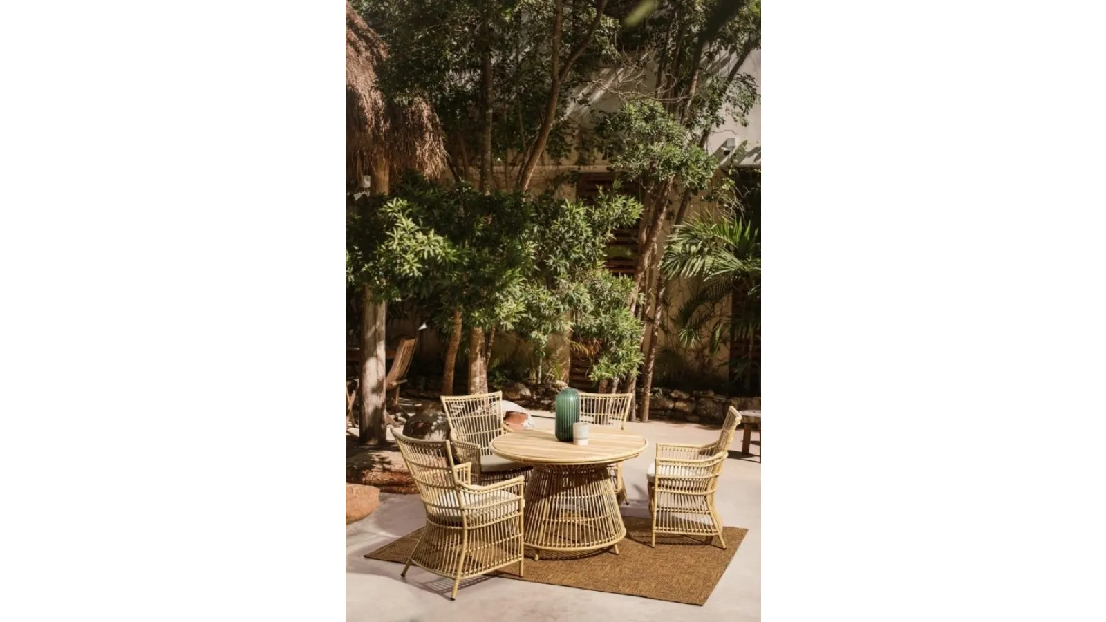 Tavolo e Sedie in alluminio effetto rattan Adelma di Bizzotto