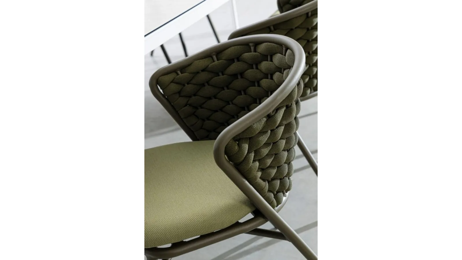 Sedia Harlow in tessuto e alluminio di Bizzotto