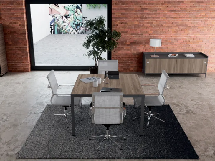 Scrivania Direzionale quadrata in melaminico effetto legno e struttura in metallo D1 09 di Colombini Office