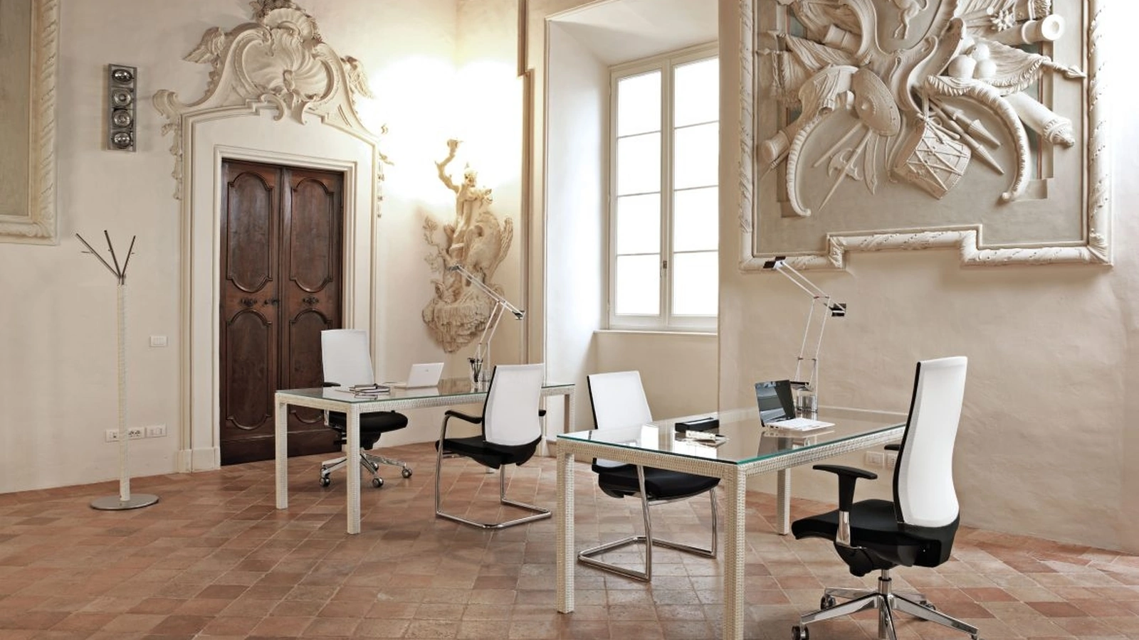 Seduta Operativa in poliuretano e tessuto Kontat di Kastel