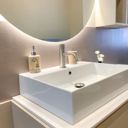 Un'atmosfera da spa botanica: l'eleganza naturale del bagno a Mirandola